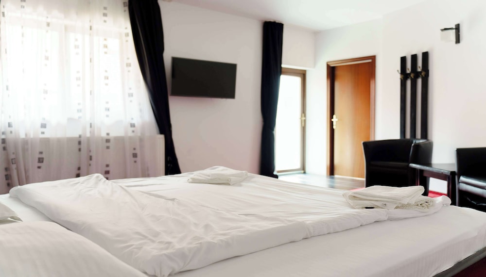 Deluxe Double Room - Photo 1