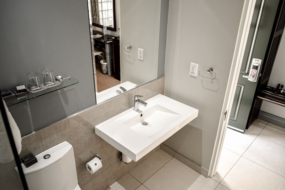 Standard Twin Room - Photo 3