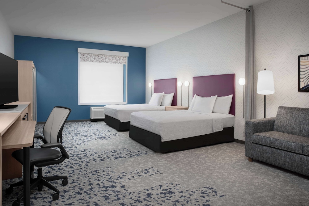 Studio Suite, 2 Queen Beds (Roll-In Shower)