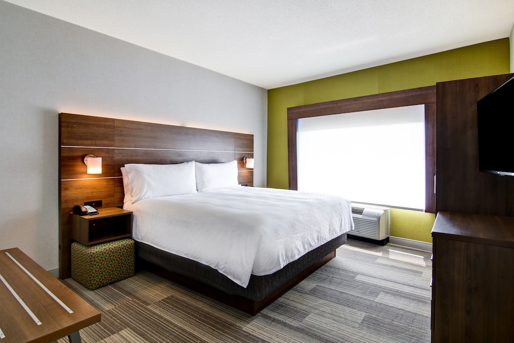 Suite, 1 King Bed with Sofa bed, Jetted Tub - Photo 1