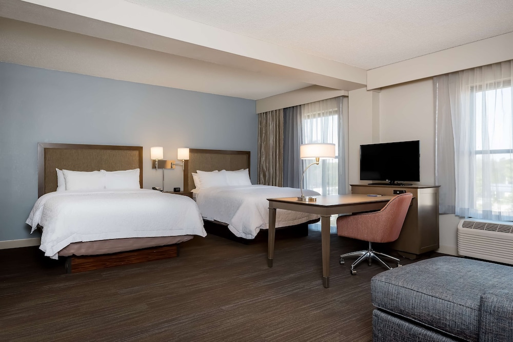 Room, 2 Queen Beds, Non Smoking (Oversized) - Photo 2