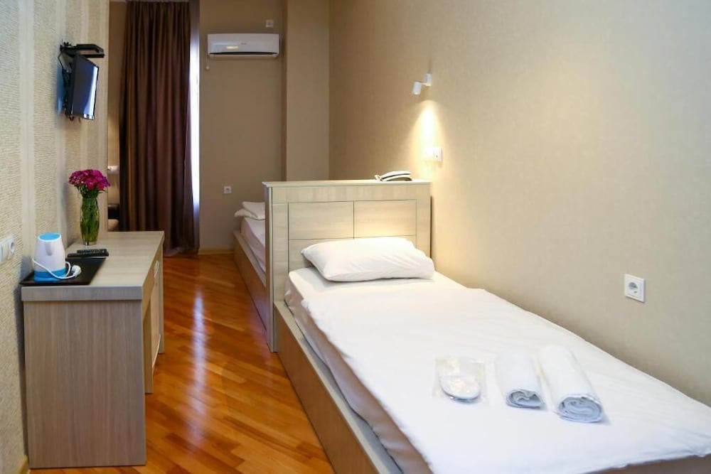 Twin Room, Mountain View