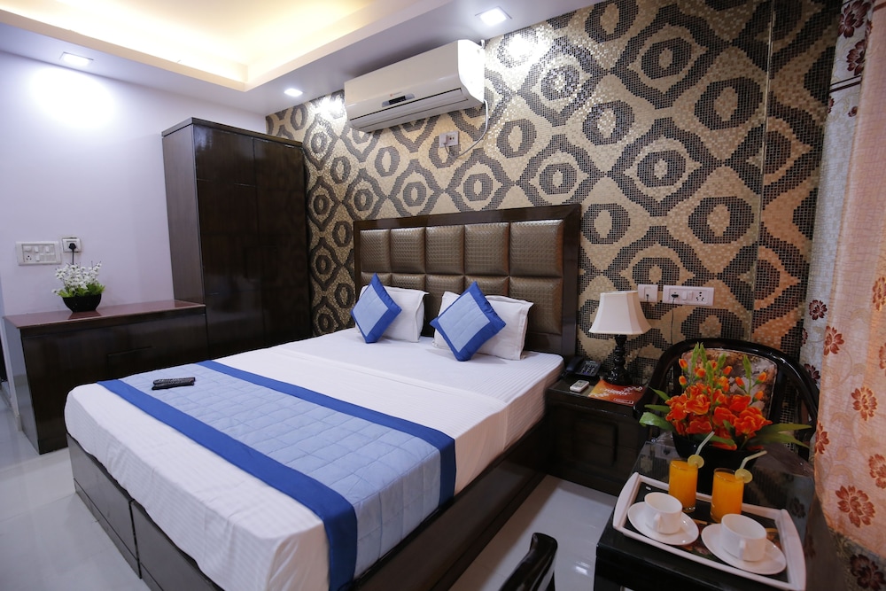 Premium Room, 1 King Bed - Photo 14