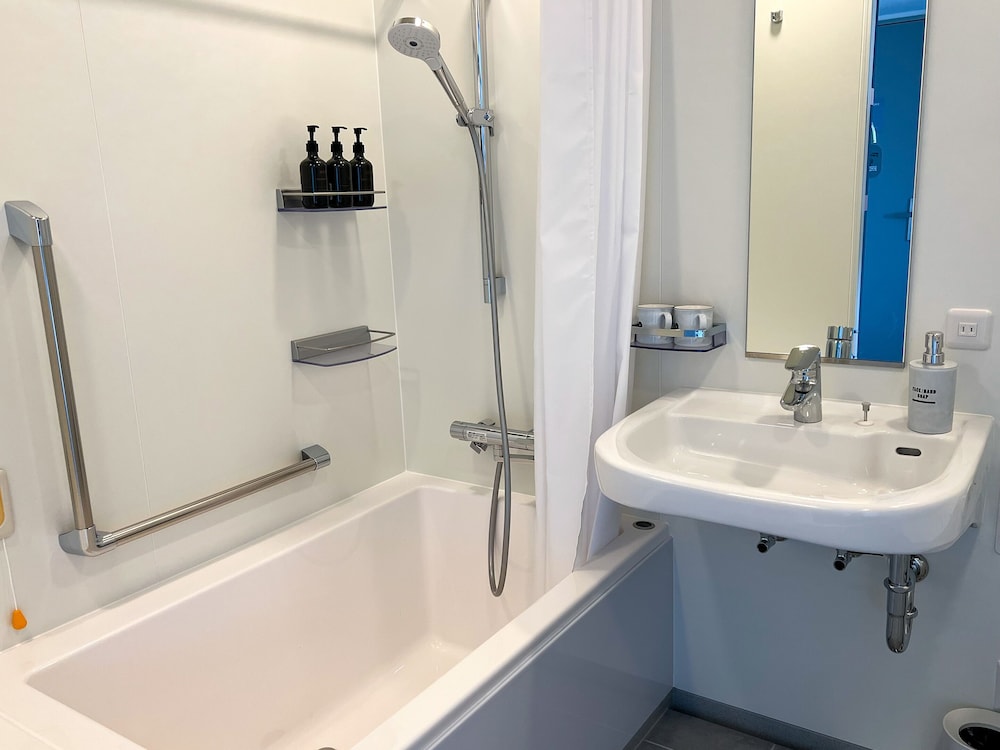 Superior Twin Room, Balcony, Ocean View - Photo 4