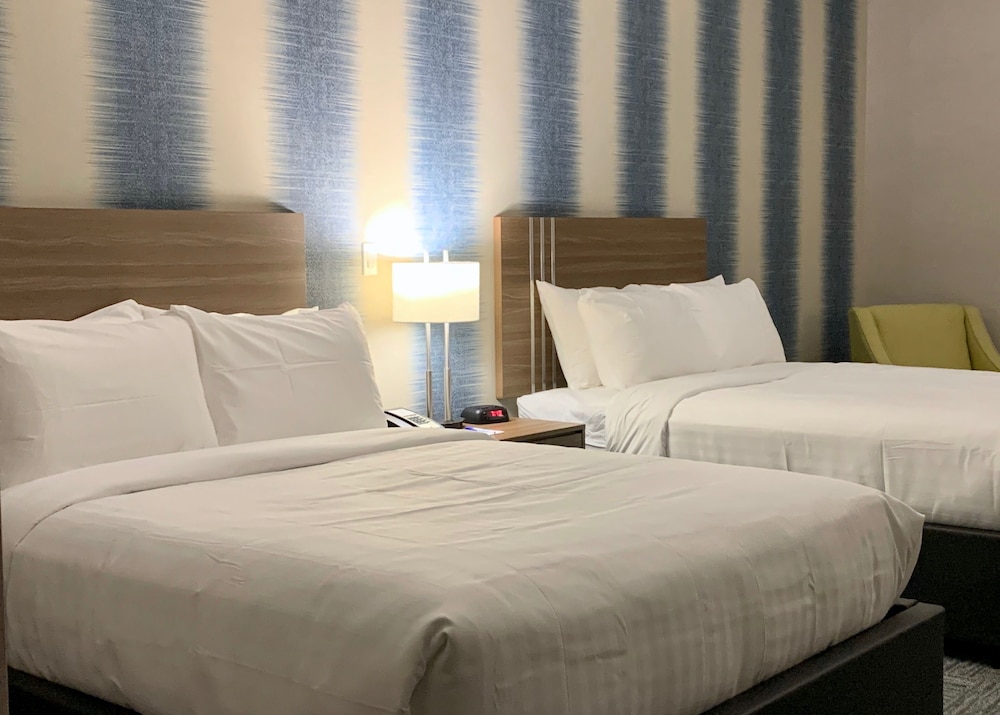 Double Room, 2 Queen Beds, Accessible photo 3