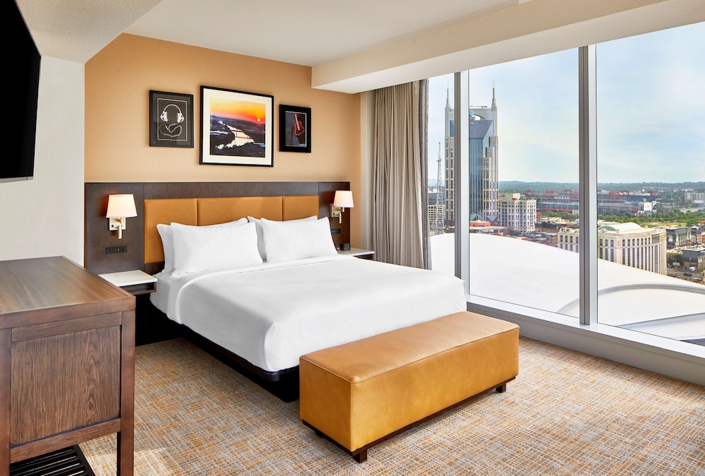 Suite, 1 King Bed, City View - Photo 1