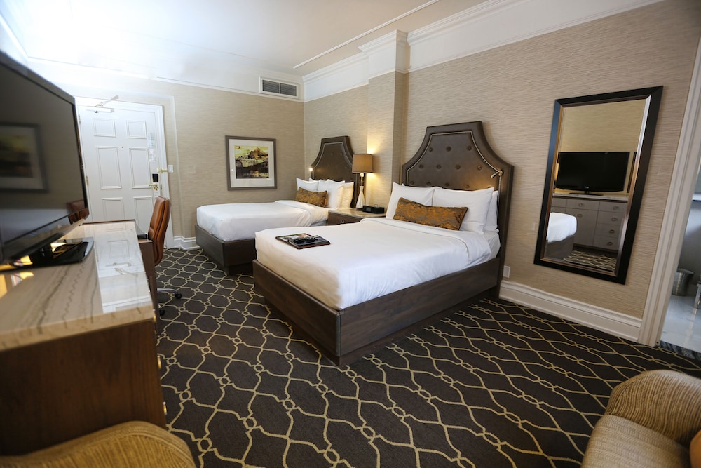 Signature Double Room, 2 Double Beds, Non Smoking - Photo 1
