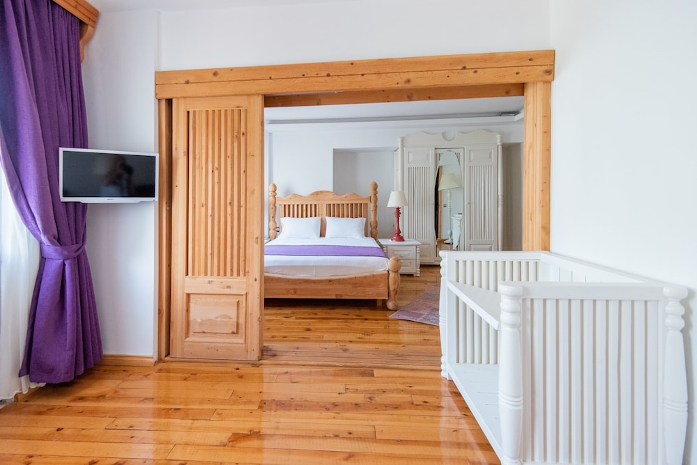 Comfort Suite photo 2