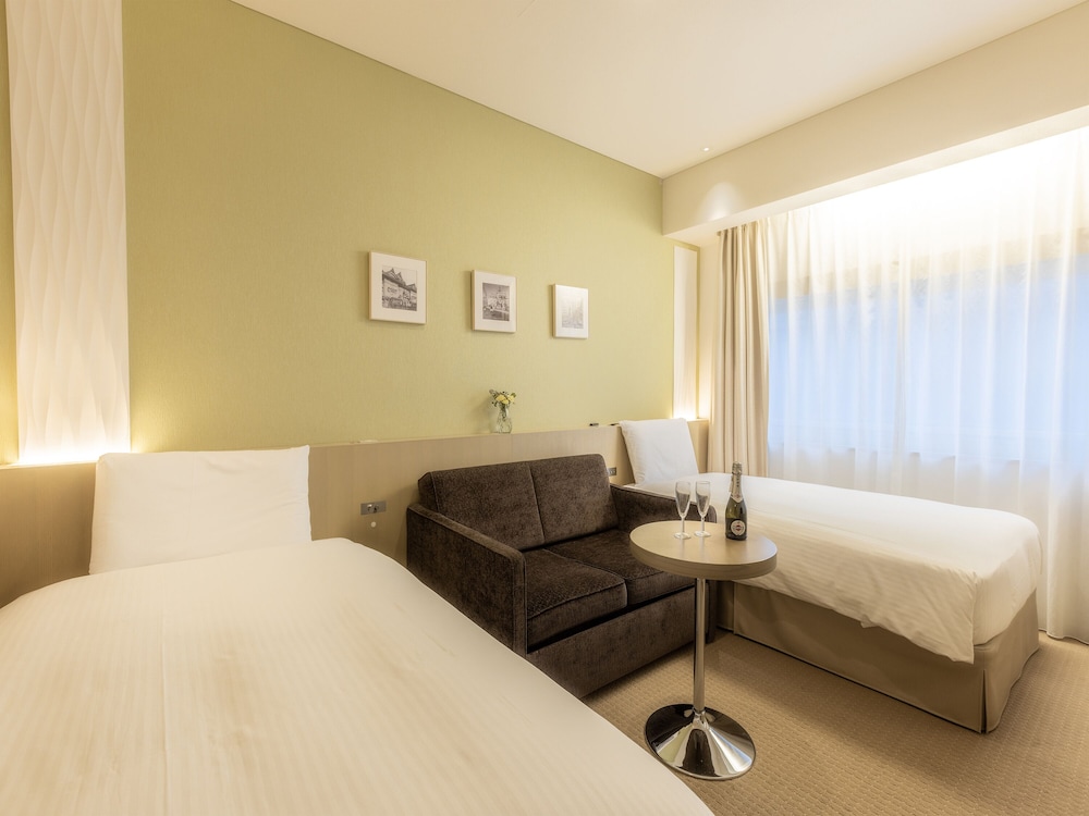 Twin Room (Room Facilities by ReFa)