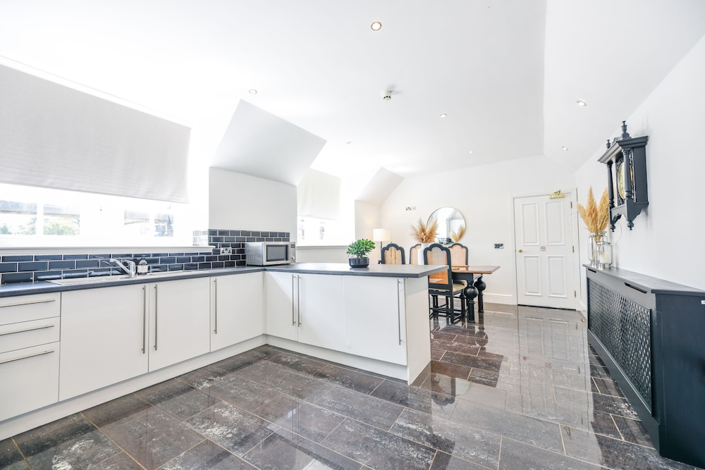 Standard Apartment, 2 Bedrooms, Non Smoking, Kitchen (Living Room, Full Kitchen) photo 1