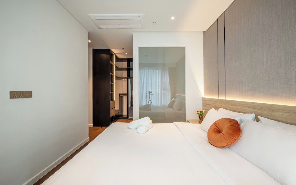 Presidential Suite, 2 Bedrooms, Club Lounge Access, City View photo 3