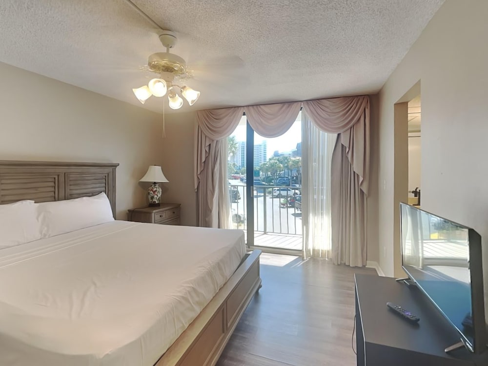 Condo, 3 Bedrooms, Balcony, Ocean View (T1 101 - No Pets)