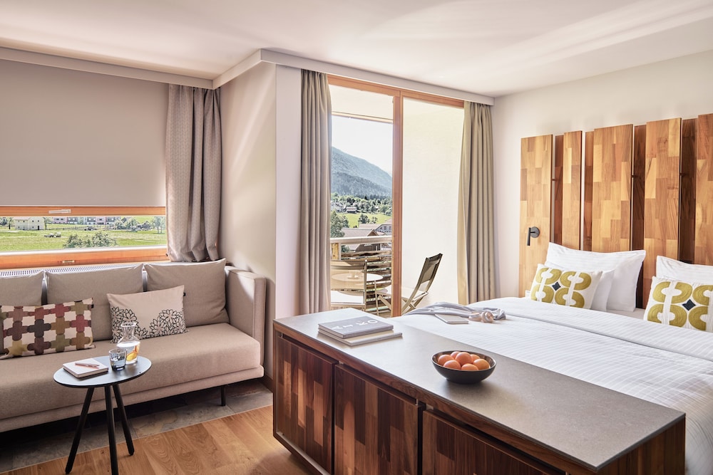 Deluxe Room, Balcony, Mountain View