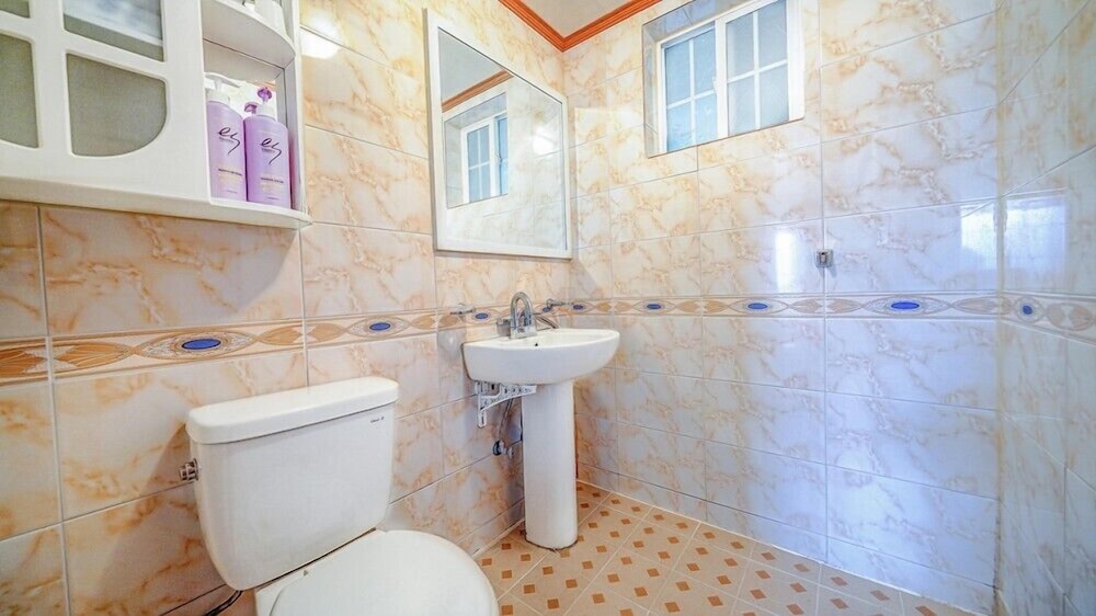 Room (202) photo 3