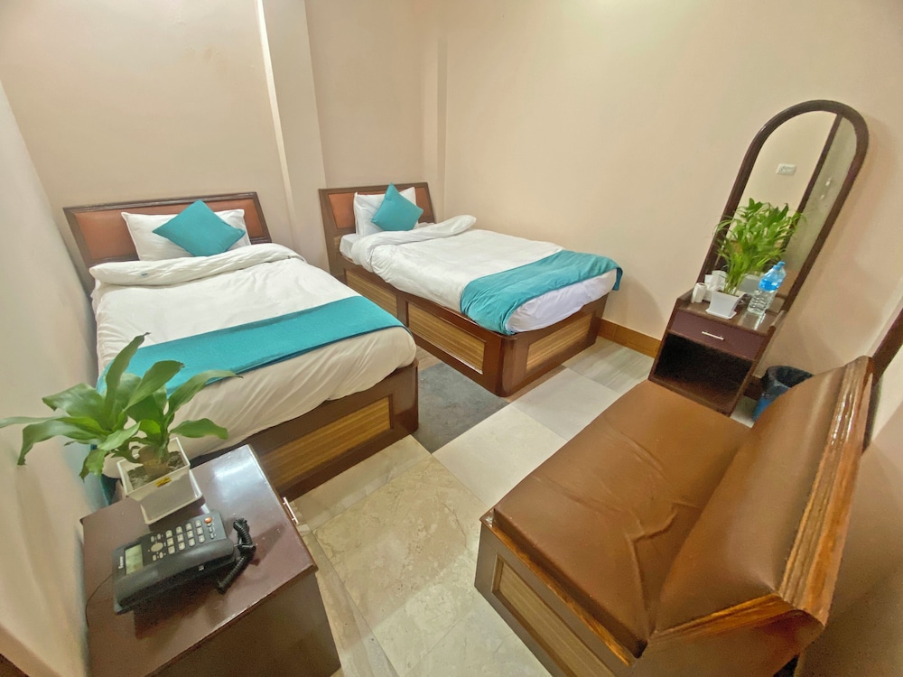 Standard Double Room - Photo 13