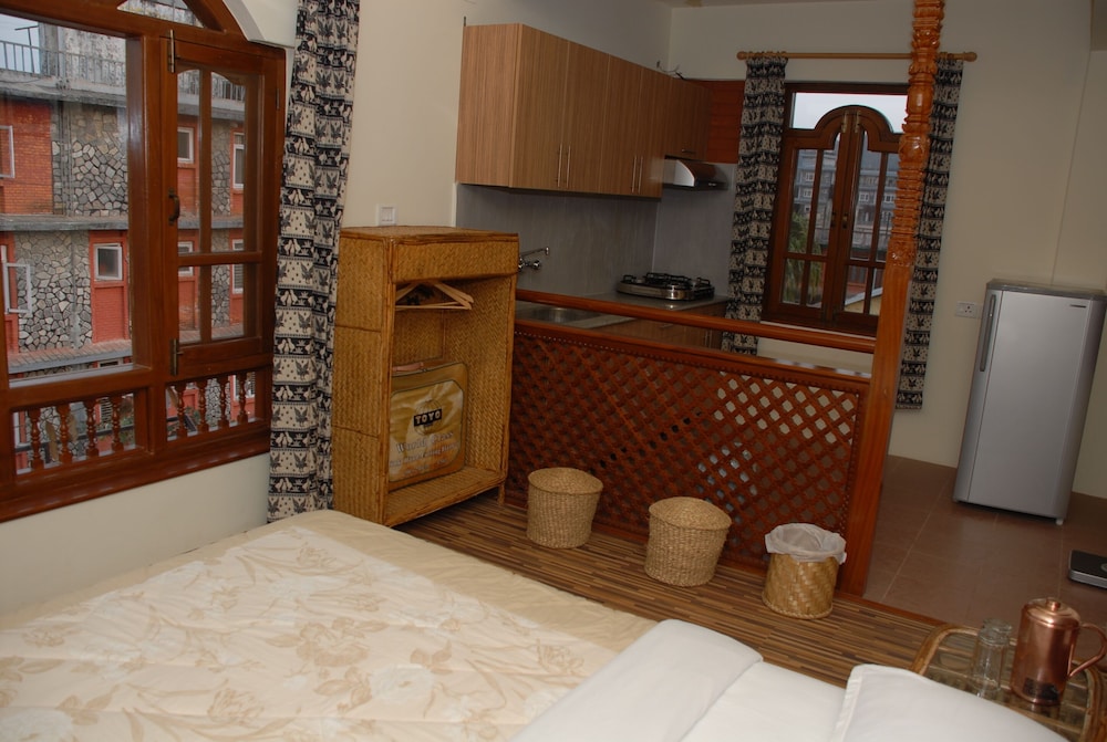Honeymoon Studio Suite, 1 King Bed, Mountain View