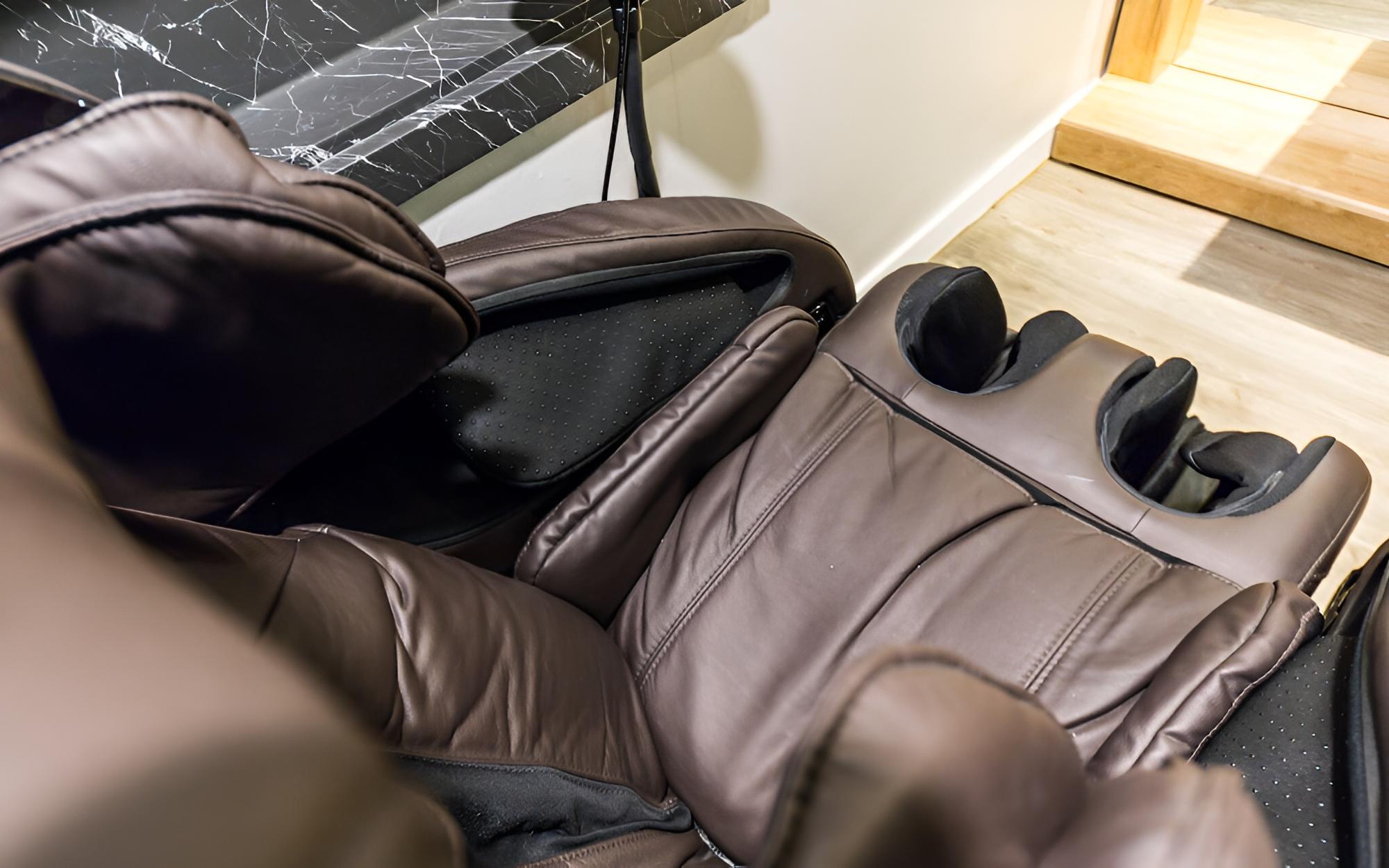 Room (Massage Chair Room (Bathtub Netflix A) - Photo 2