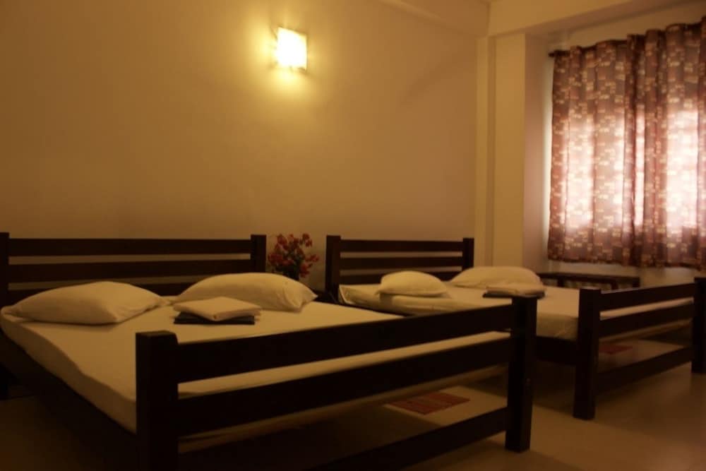 Standard Room, 2 Double Beds photo 3