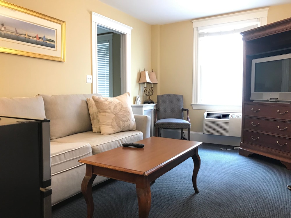 Premier Suite, 2 Double Beds, Private Bathroom, Corner photo 2