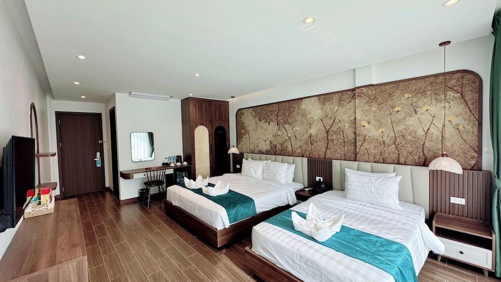 Deluxe Triple Room, Balcony, Mountain View photo 2