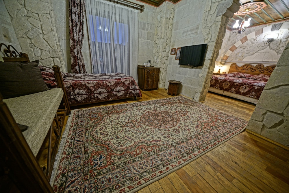 Superior Triple Room (Stone Room) photo 1