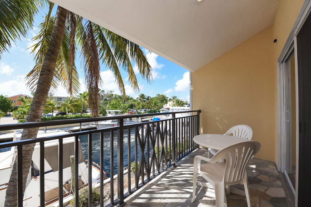 Waterside Suites and Marina, Photo 8