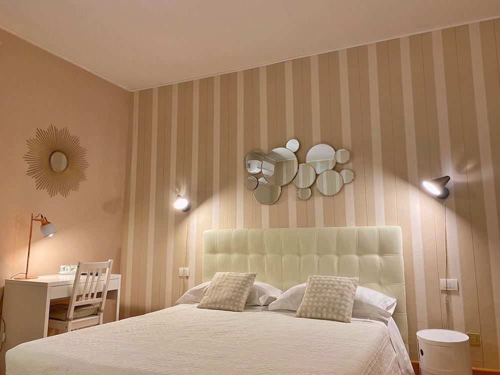 Deluxe Quadruple Room, 1 Bedroom, Private Bathroom photo 1
