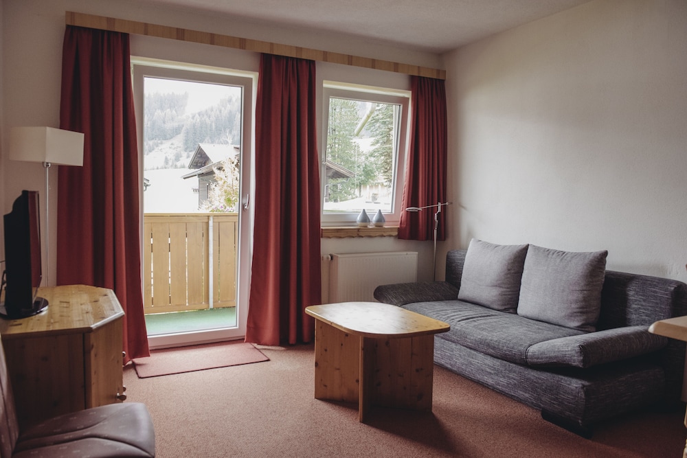 Standard Apartment, 1 Bedroom, Balcony, Mountain View (Ii)