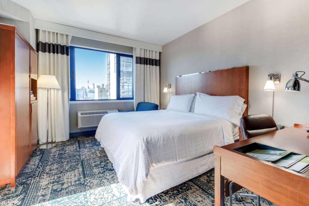 Standard Room, 1 King Bed, Balcony, City View