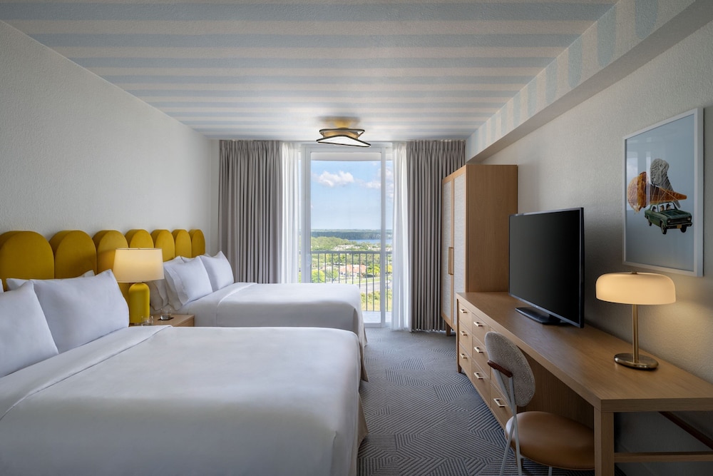 Room, Multiple Beds, City View (Mobility/Hearing Access, Roll-in Shwr)