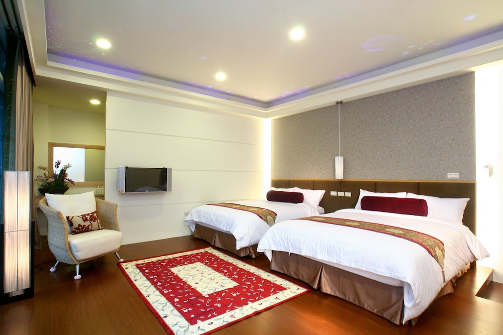 Luxury Quadruple Room, 2 Queen Beds, Balcony, River View photo 2