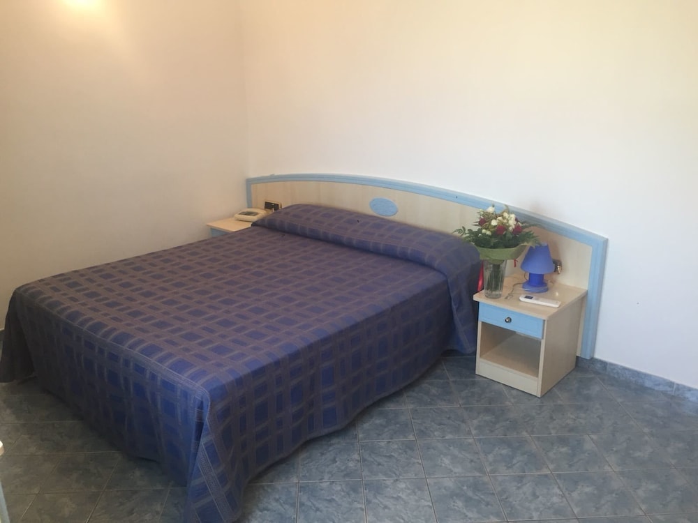 Double Room, 1 Queen Bed