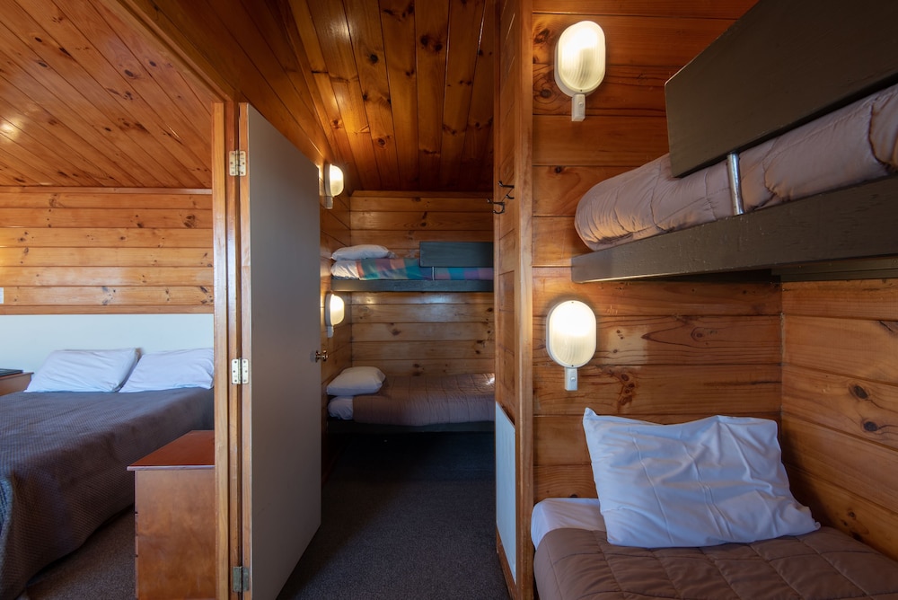 Cabin - Photo 2
