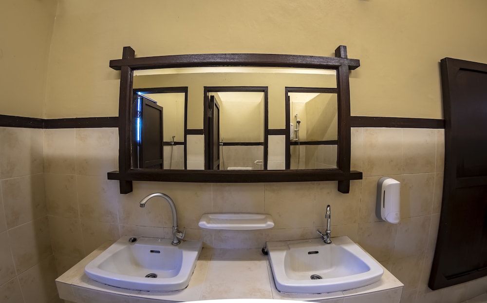 Serindit Hostel With 2 Bunk Beds photo 2