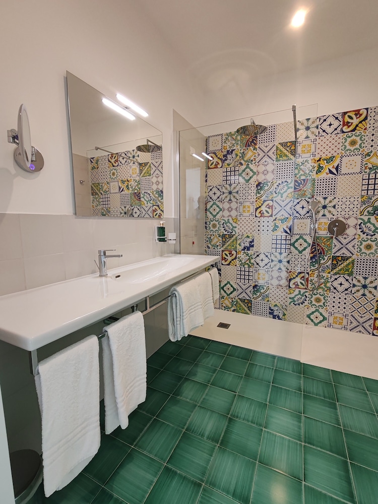 Classic Double or Twin Room, Sea View, Tower - Photo 4