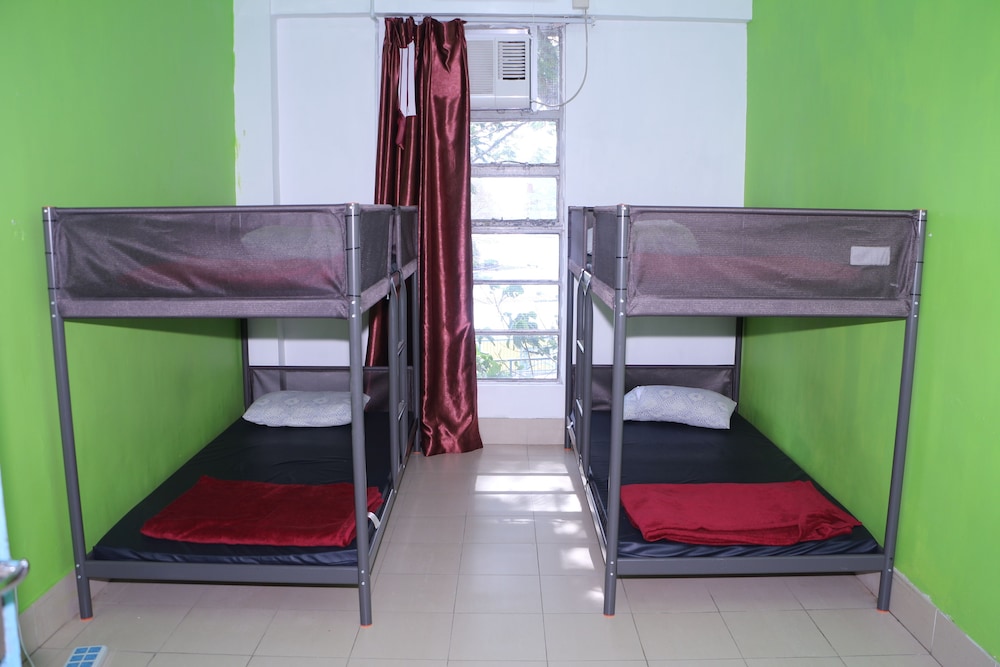 4-Person Private Dormitory photo 3