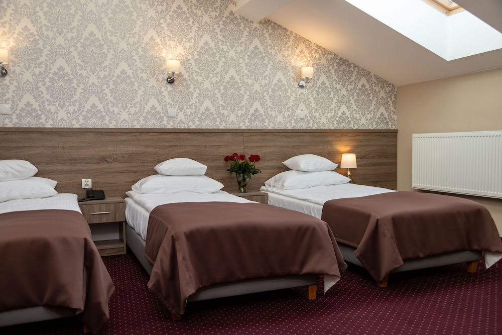 Standard Triple Room - Photo 11