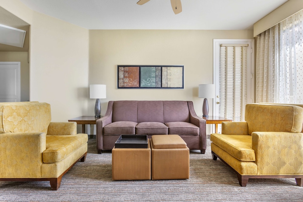 1 BEDROOM 1 KING SUITE WITH SOFABED - Photo 2