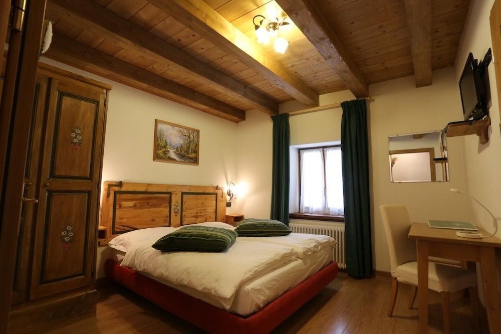 Double or Twin Room, Mountain View photo 2