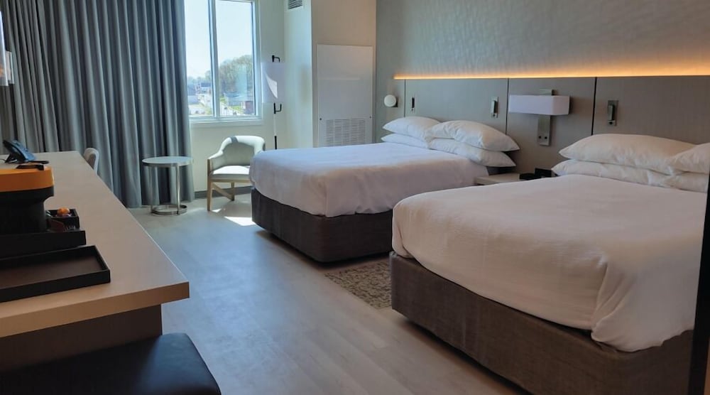 Riverview Two Queen Room