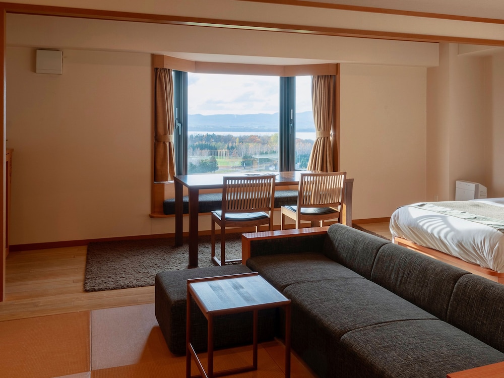 Deluxe Japanese Western Style Room (Non Smoking) - Photo 7