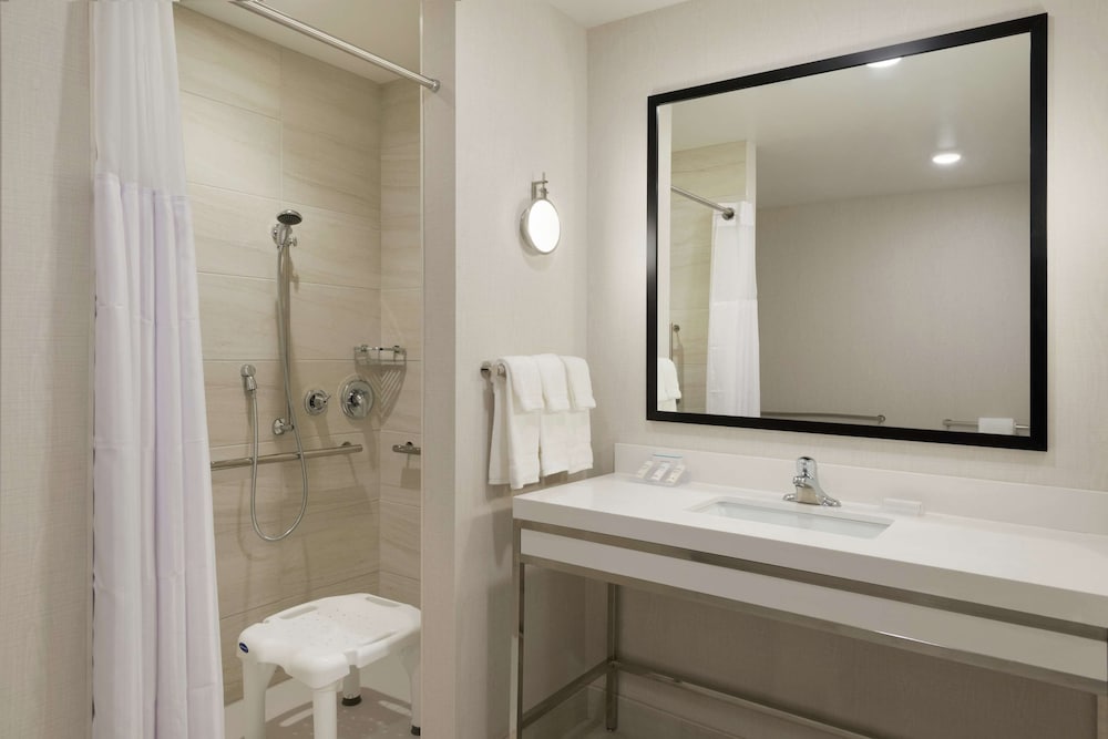 Hilton Garden Inn Rochester - University & Medical Center, Photo 2