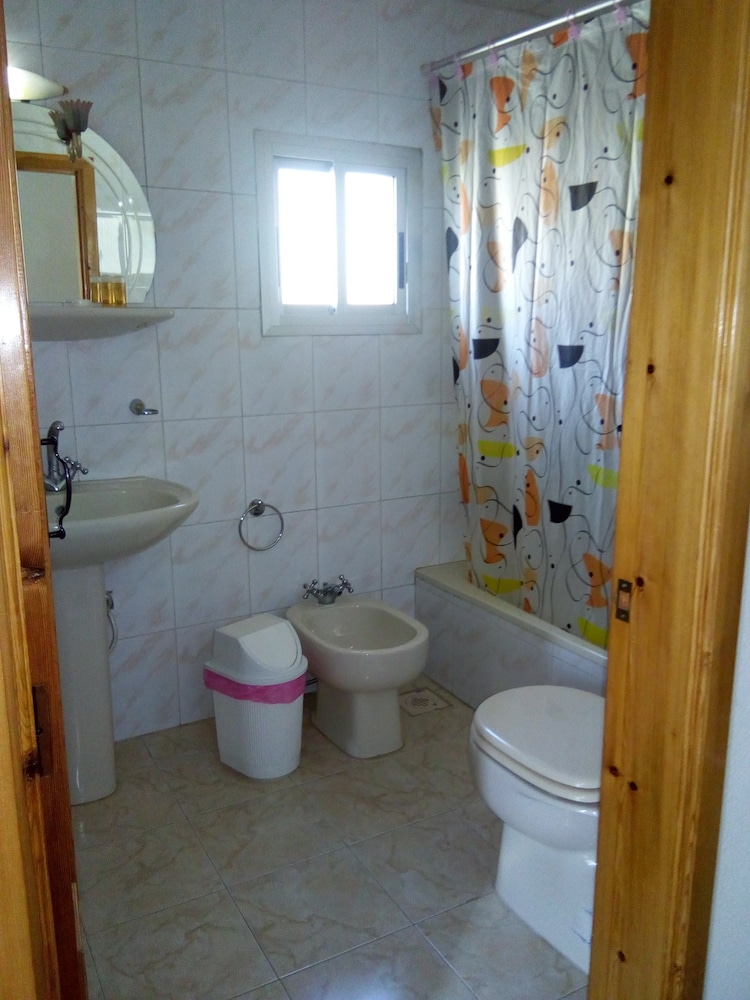Standard Single Room, 1 Double Bed, Smoking photo 2