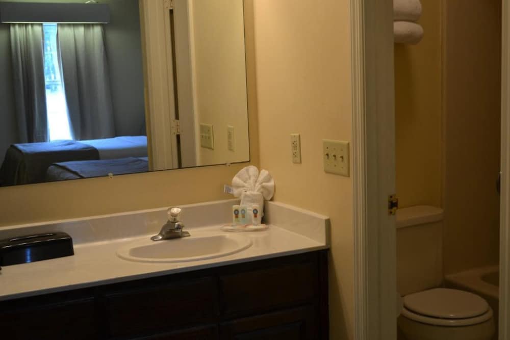 Room, 1 King Bed, Accessible, Non Smoking - Photo 3
