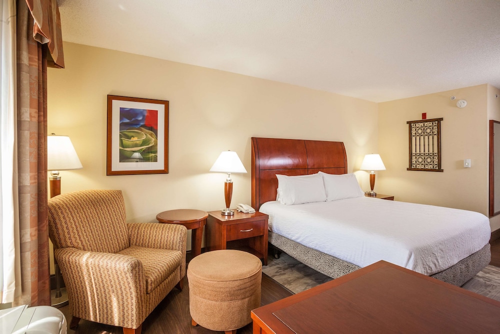 Room - Photo 4