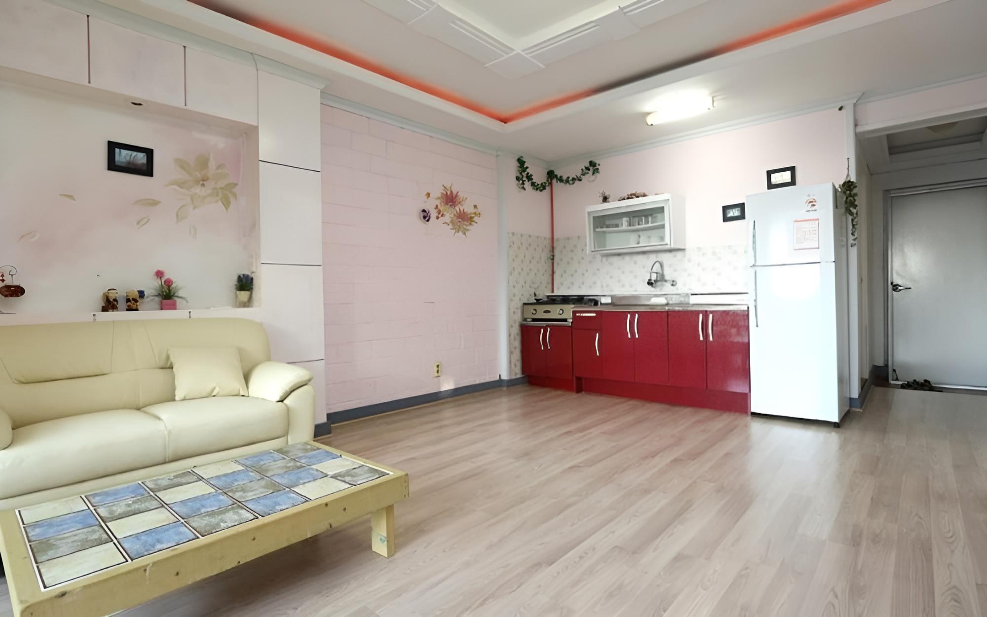 Room (Garam) - Photo 2