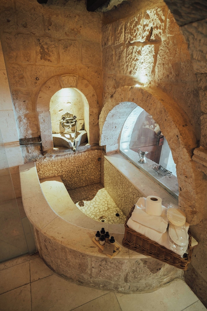 Deluxe Stone Suite with Stone - Photo 8