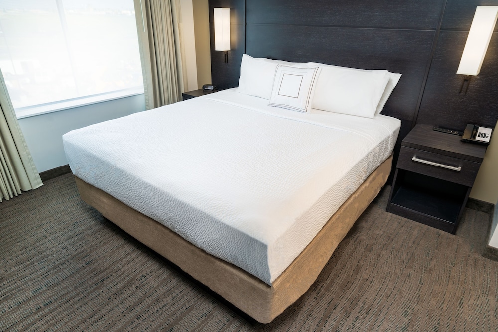 Suite, 1 Double Bed (Hearing Accessible) photo 2