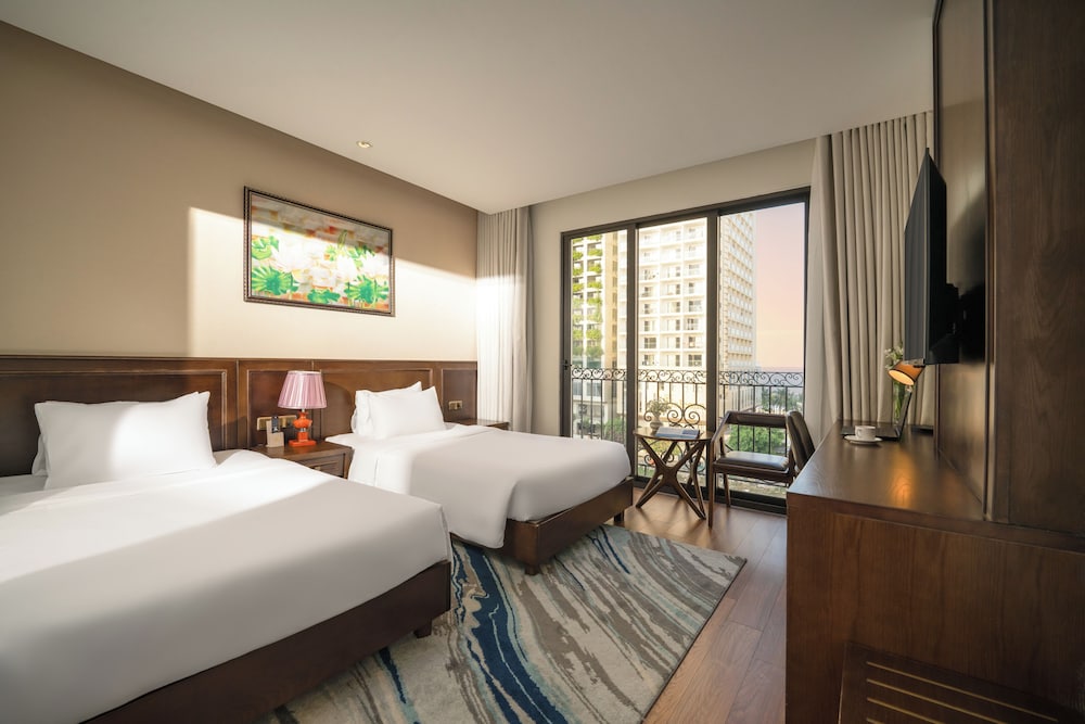 Executive Two-Bedroom Balcony Sea View - Afternoon Tea Included - Photo 6