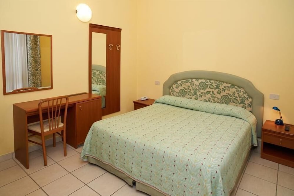 Double or Twin Room photo 2
